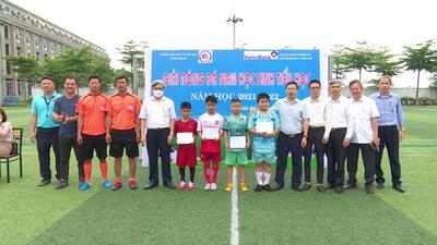 Giải bóng đá nam học sinh Tiểu học năm học 2021-2022